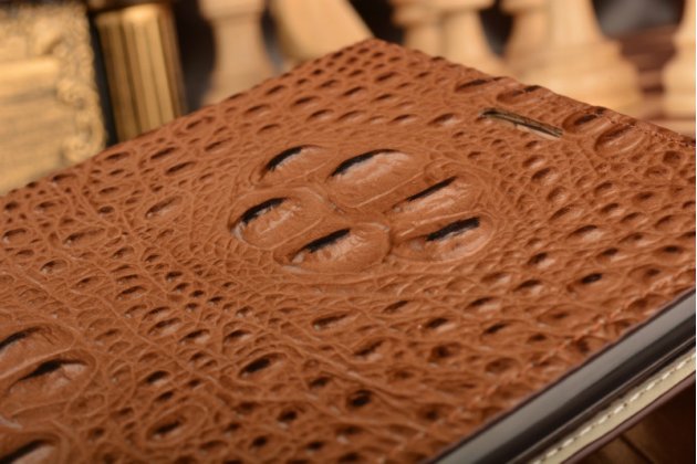 Чехол-книжка MyPads Premium для ASUS ZenFone 3 Ultra ZU680KL 6.8 из натуральной кожи с объёмным 3D рельефом спинки кожи крокодила роскошный эксклюзивный коричневый. Только в нашем магазине. Количество ограничено